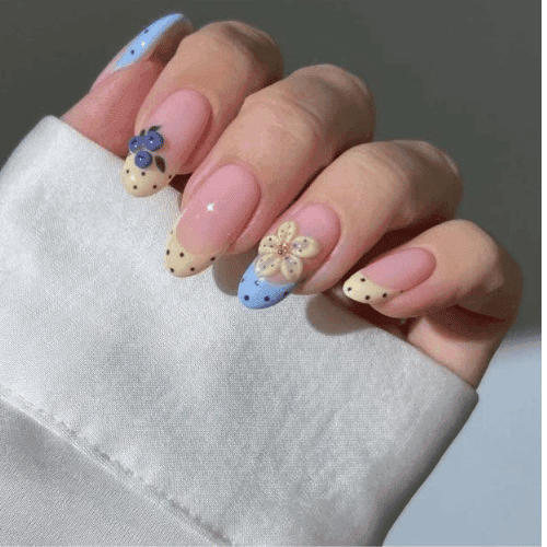 Uñas de gel con diseño floral